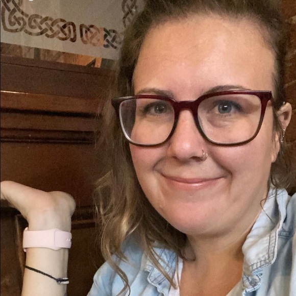 Meet your Posher, Erika - Picture 2 of 2